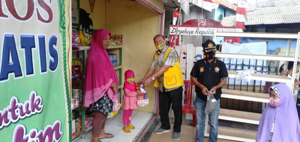 pembukaan kios yatim